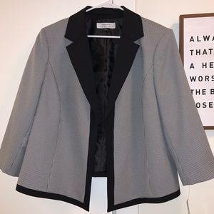 SOLD Tahari Black and White blazer size 18W